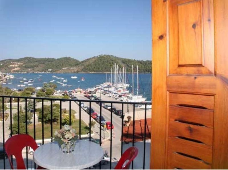Aparthotel Christina Skiathos-Stadt